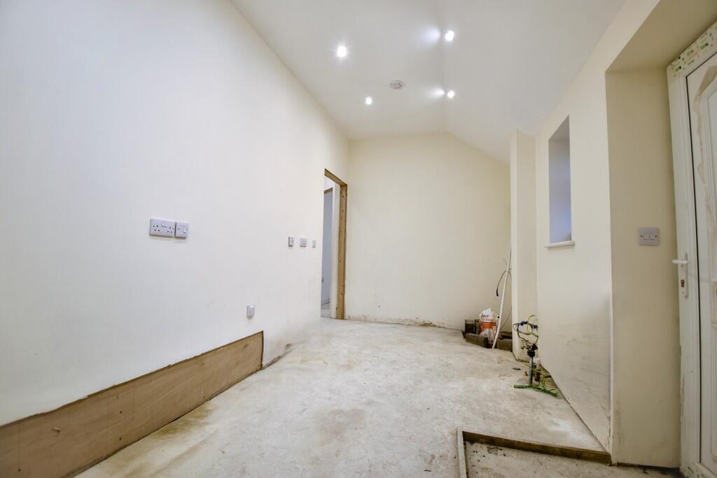 House in East Lindsey, Spilsby - More