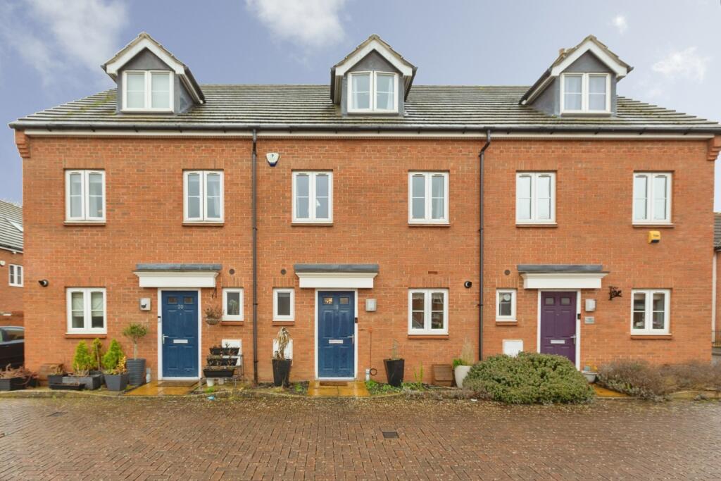 Main image of property: Chappell Close, Aylesbury, Buckinghamshire, HP19