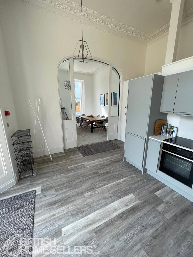 Apartment in Torquay, Wellswood - View 3