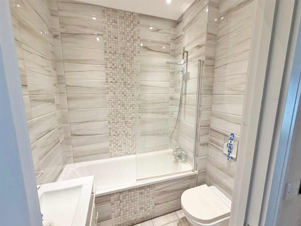 Apartment in Twickenham - View 5