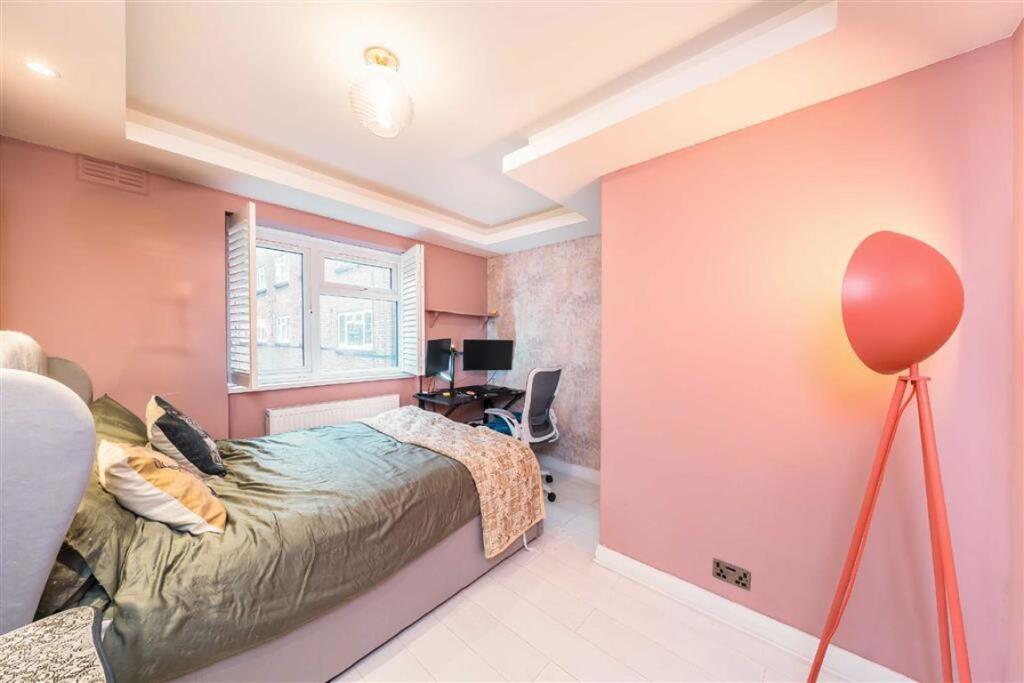 Apartment in London - View 4