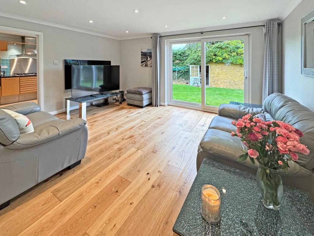 Pineapple Road, Amersham, HP7 photo 2