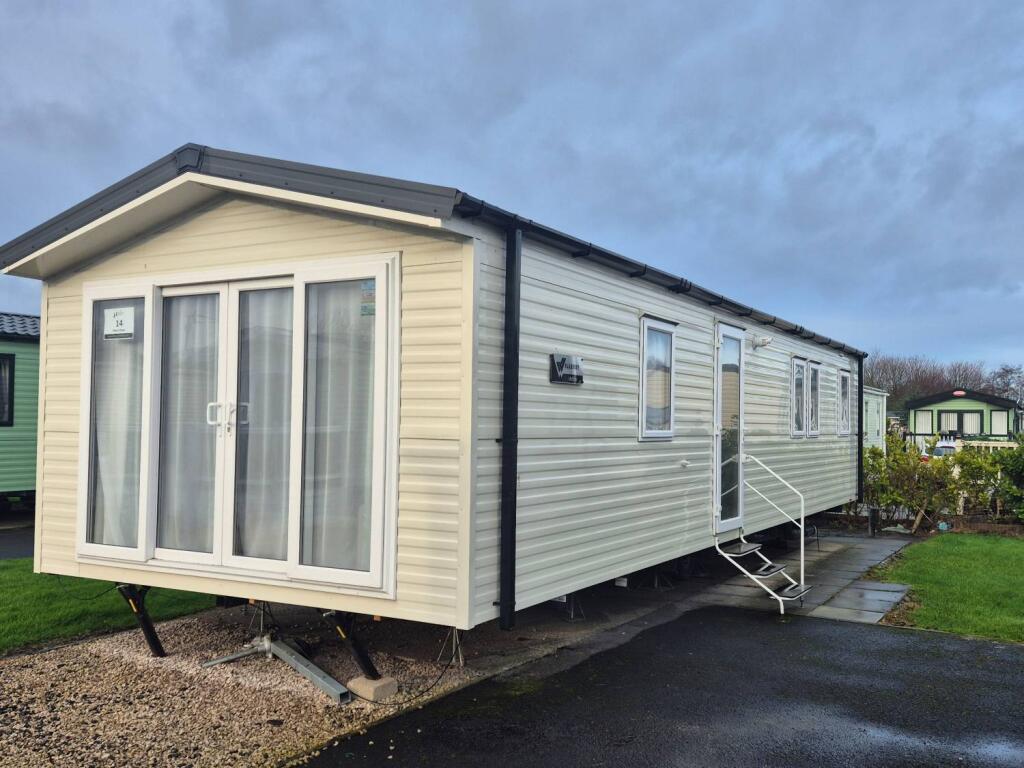 3-bed caravan on Southport New Road, Banks , Southport , PR9 8DF, £44,995