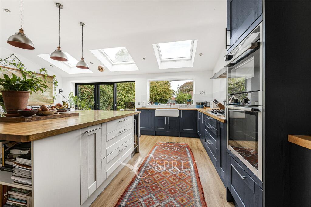 House in Oundle, North Northamptonshire - More