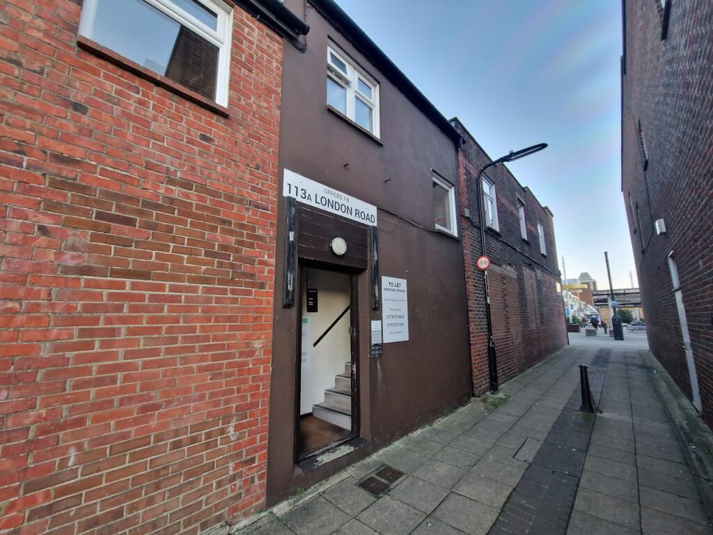 Main image of property: 113A London Road, Waterlooville, PO7 7DZ
