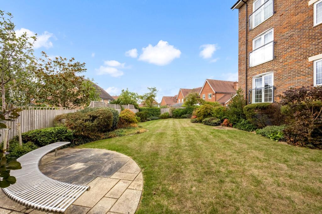 Apartment in Horsham, West Sussex - View 4