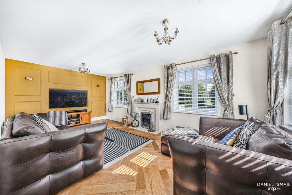 House in Basildon, Lee Chapel - View 2