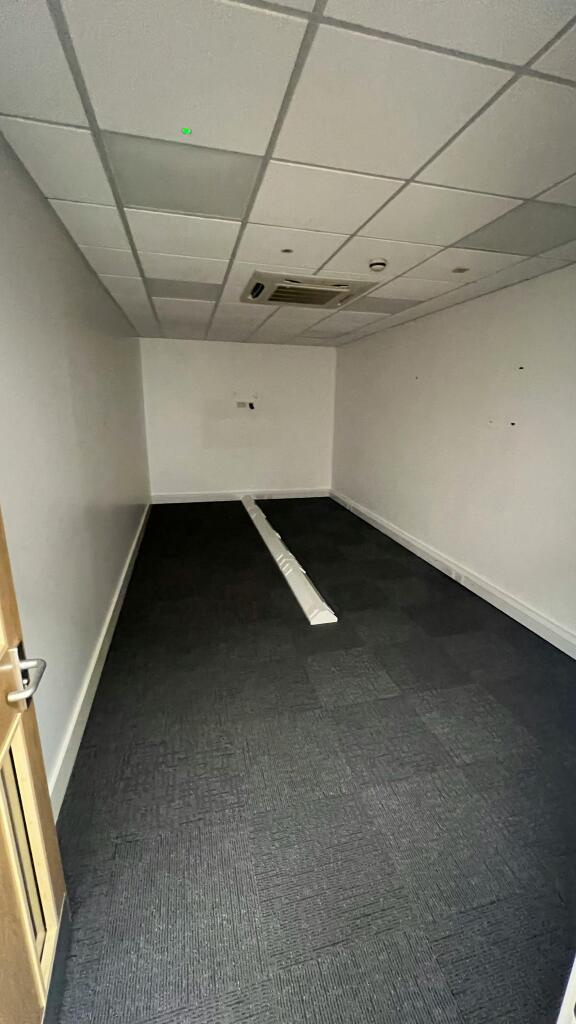 27-28 Stansted Distribution Centre - Office Photo.jpeg