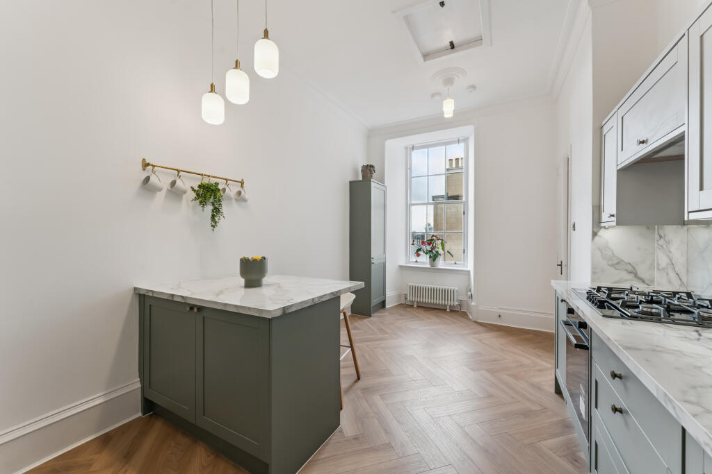 Apartment in Glasgow, Cranstonhill, Sandyford - More