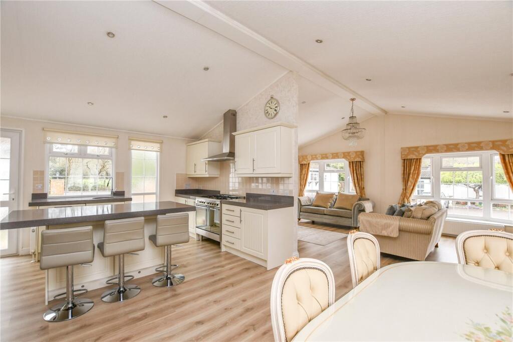 Pinewood Caravan Park, Wokingham, Berkshire, RG40 - View 4