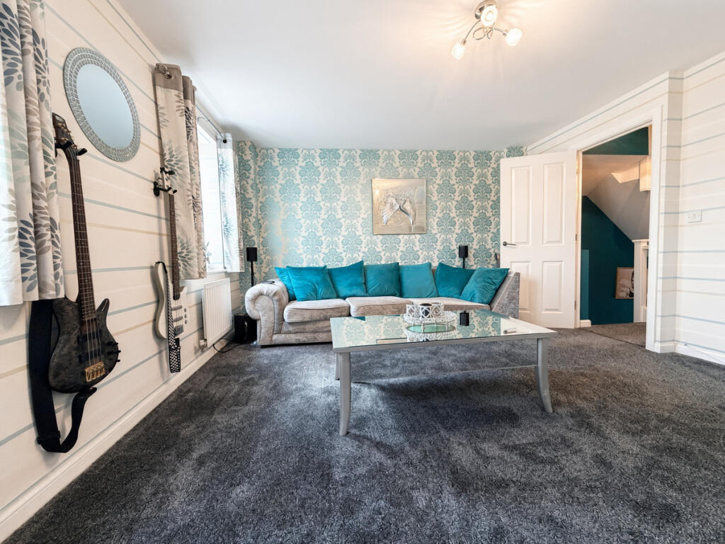 Horseshoe Crescent, Nether Hall, Great Barr photo 4