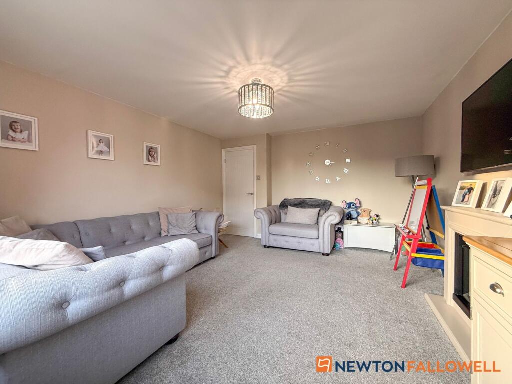 House in Newark and Sherwood, New Balderton, Balderton - View 4