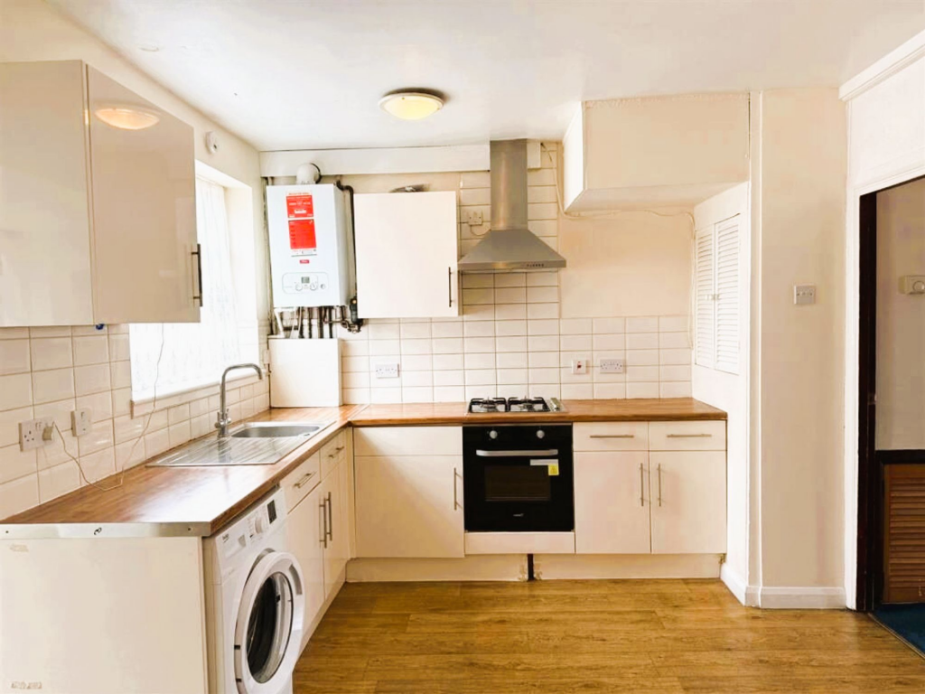 House in Southall - View 3