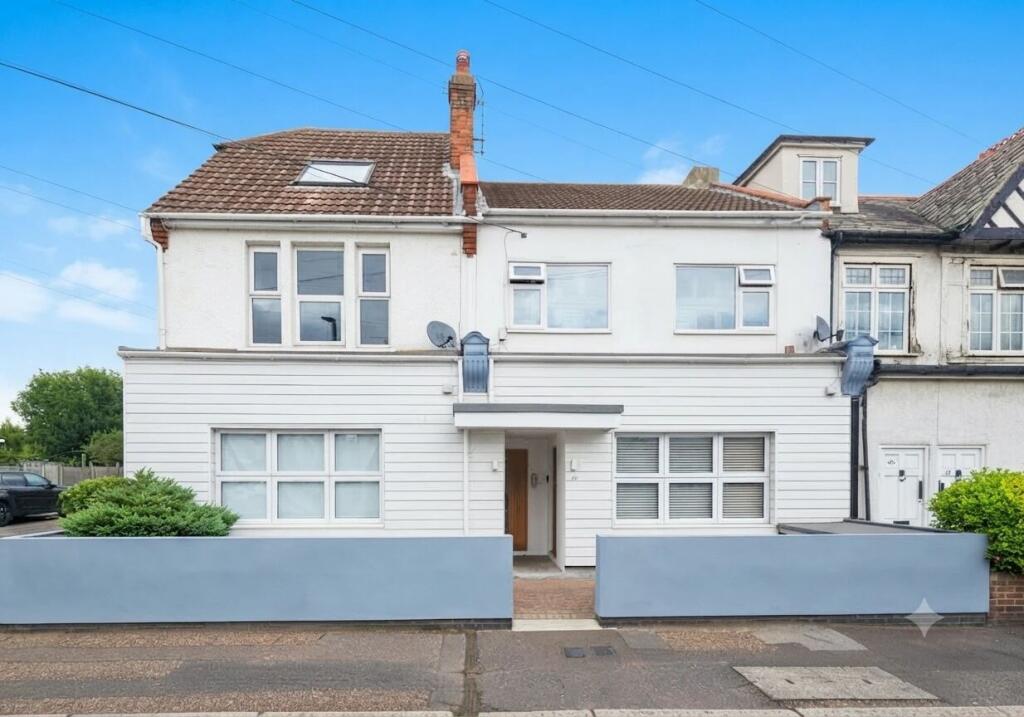 Main image of property: Glendale Gardens, Leigh on sea, Leigh on sea,