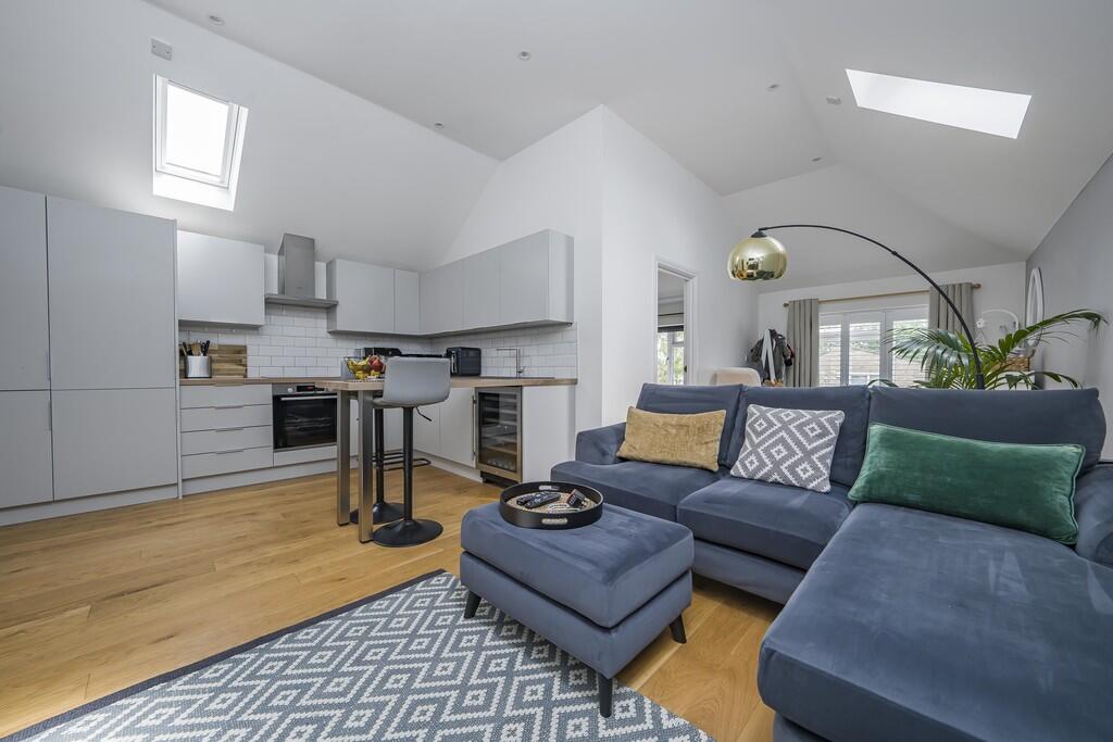 Swakeleys Road, Ickenham photo 2
