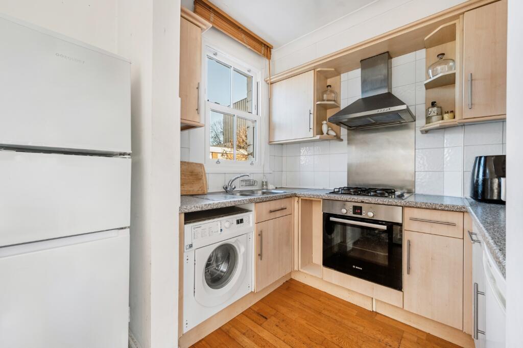 Apartment in London, Hammersmith - View 5