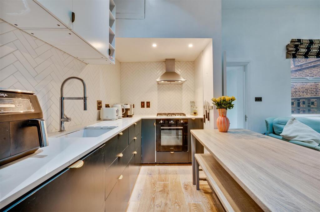 2 bedroom maisonette for rent