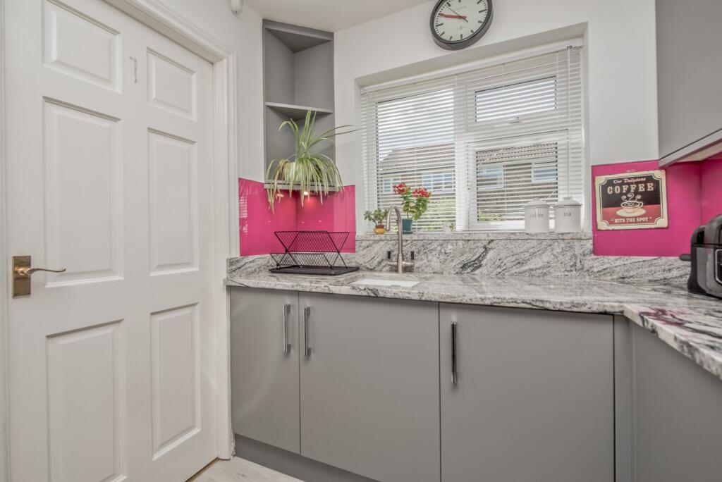 Quaker Lane, Liversedge, West Yorkshire, WF15 photo 3