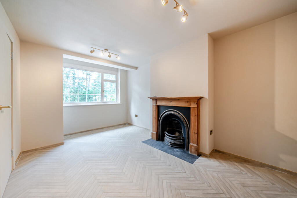 Apartment in London - View 3