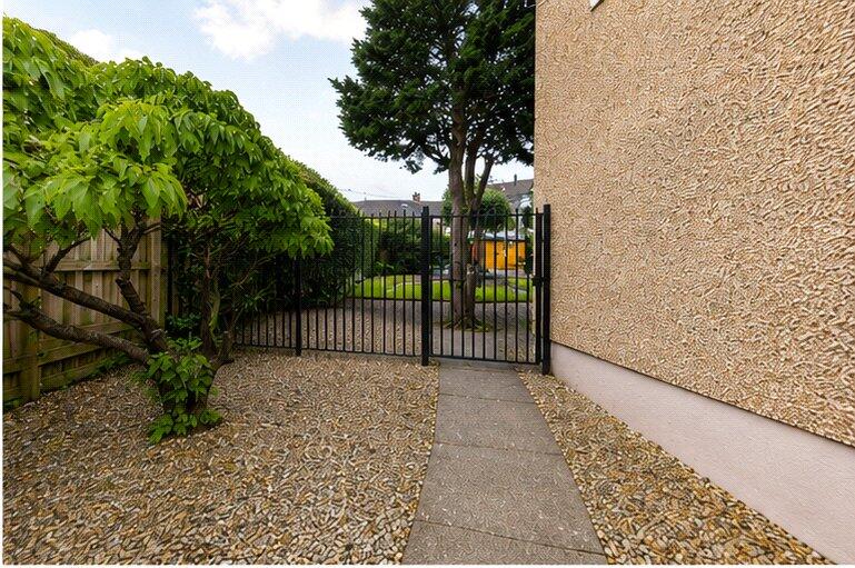 Craigielea Crescent, Milngavie photo 2