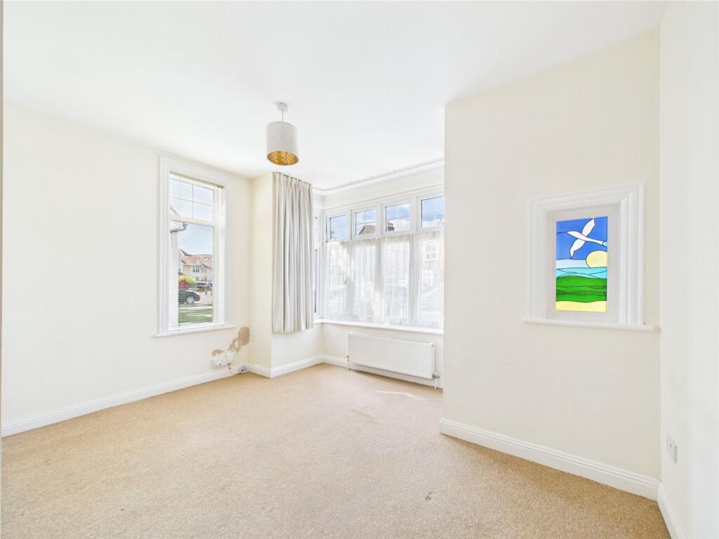 Apartment in Christchurch, Pokesdown, Bournemouth - View 5