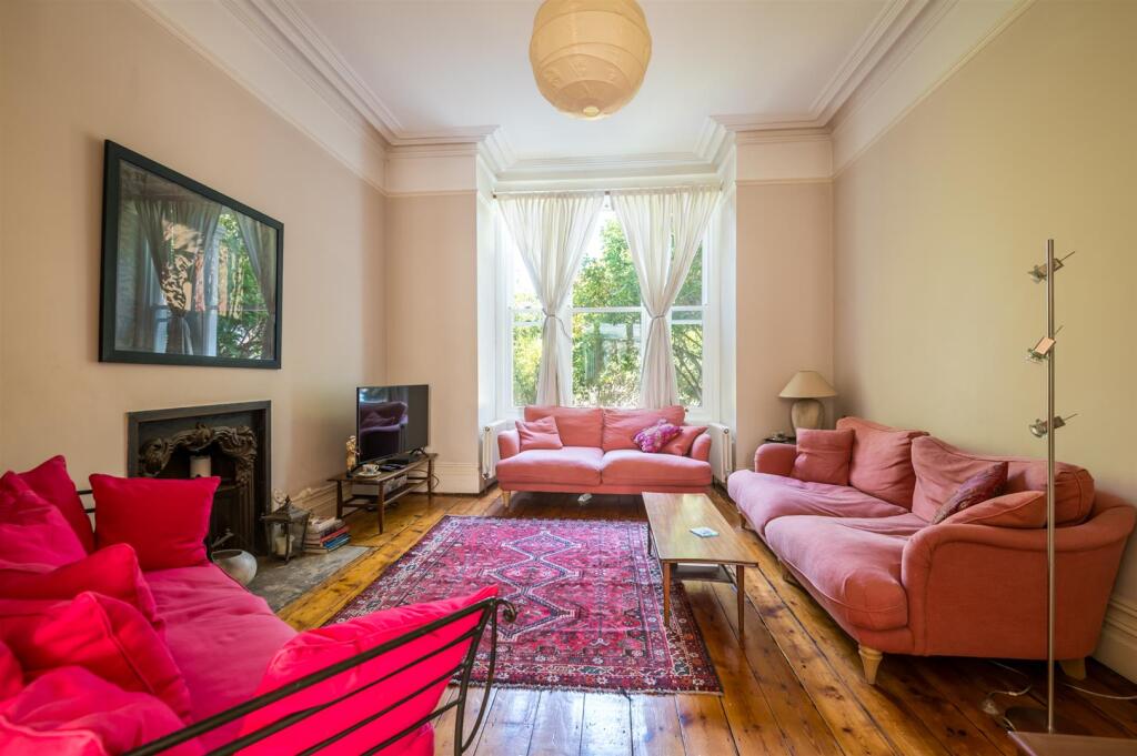 House in London - View 5