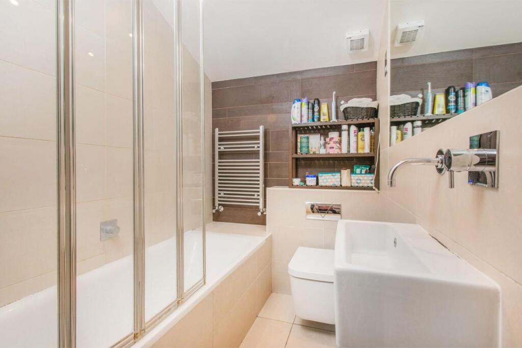 Apartment in London - View 5