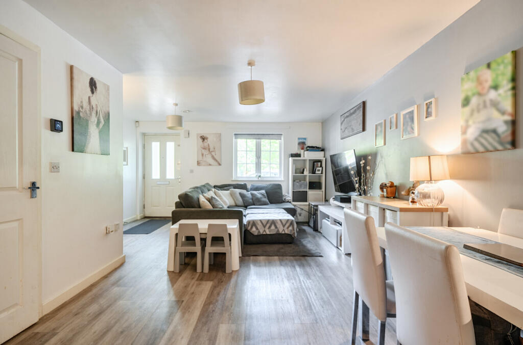 Apartment in Hughenden Valley, Terriers, Totteridge - View 4