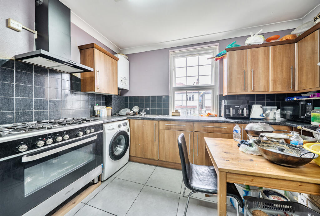 Tynemouth Road, Mitcham, London, CR4 - View 4