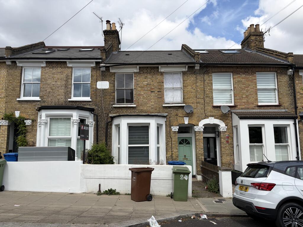 Main image of property: 52a Avondale Rise, Peckham, London, SE15