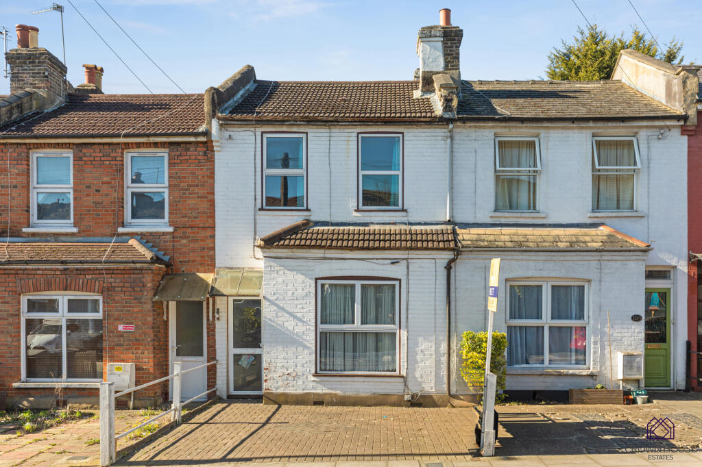 Main image of property: Long Lane, London, N3