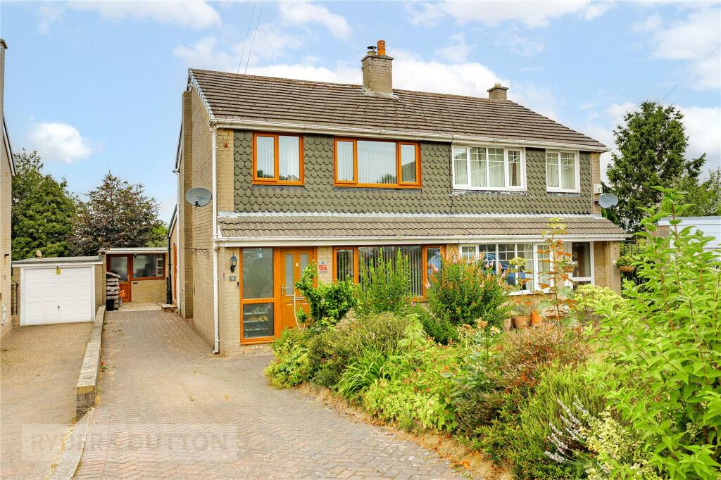 Main image of property: Sherwood Fold, Charlesworth, Glossop, Derbyshire, SK13