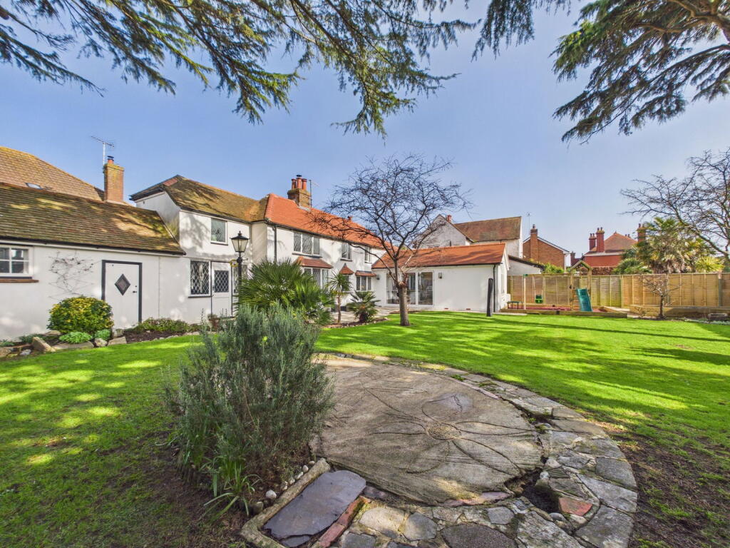 Ashacre Lane, Worthing BN13 2DE