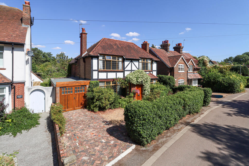 Hatching Green, Harpenden, Harpenden, AL5