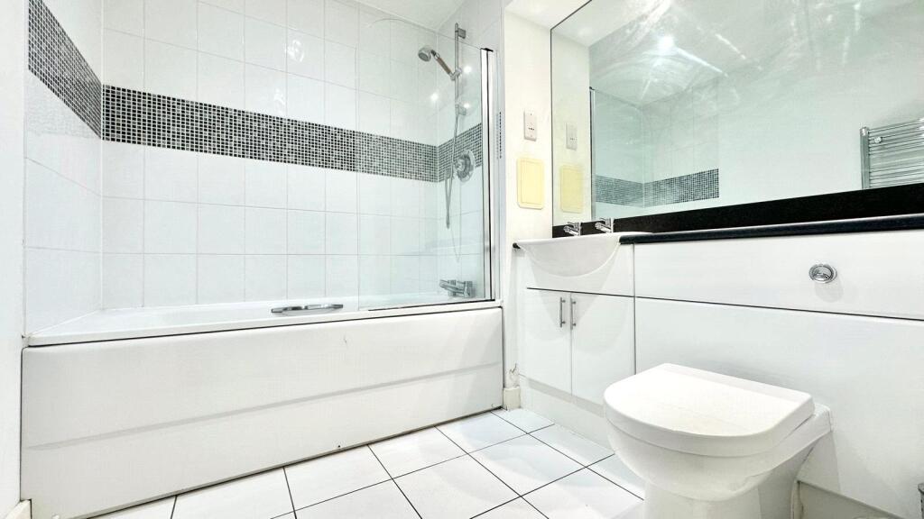 Apartment in London - View 5