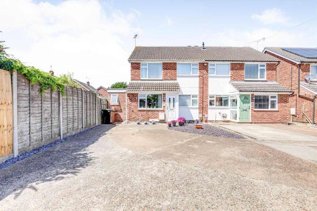 Main image of property: Taunton Close, Ipswich, IP1