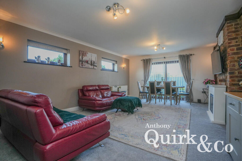House in Castle Point, Canvey Island - More