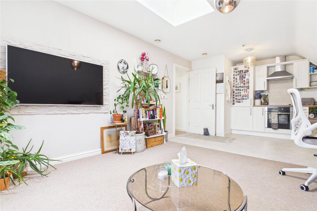 Apartment in Thatcham, West Berkshire - View 4