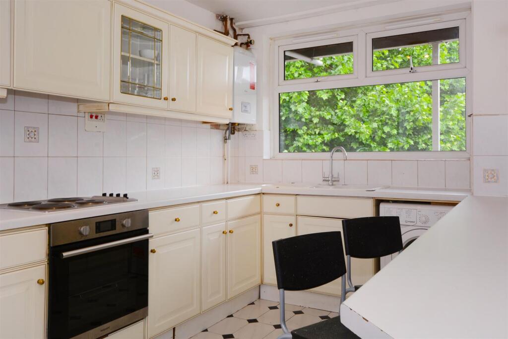 Apartment in London, Poplar - More