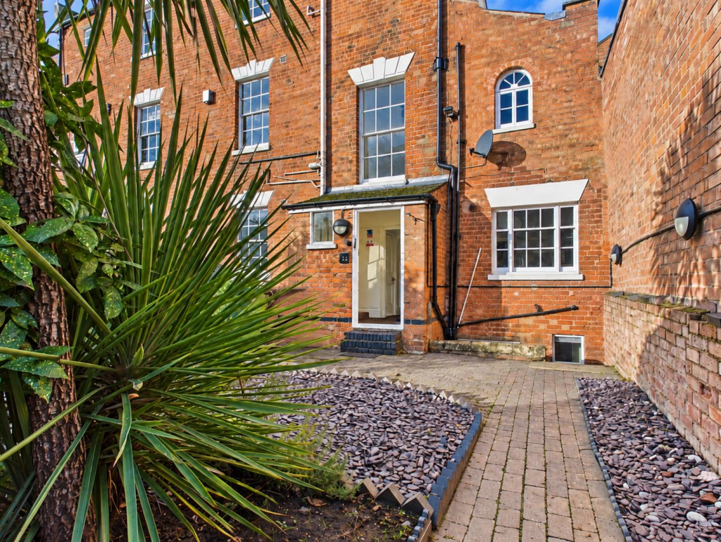 Main image of property: 35 Dale Street, Leamington Spa, CV32 5HL