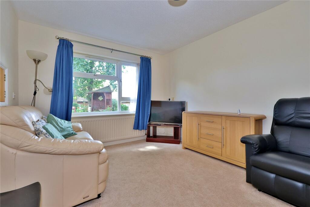 Halleys Court, Goldsworth Park, Woking, Surrey, GU21 photo 4