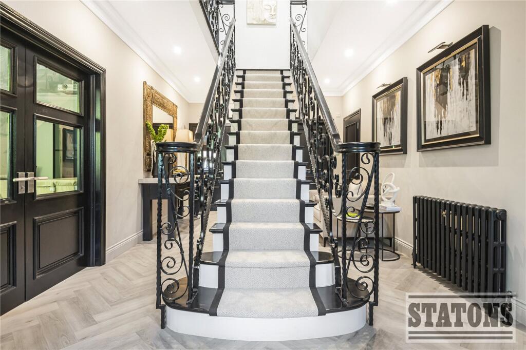 House in London - View 2