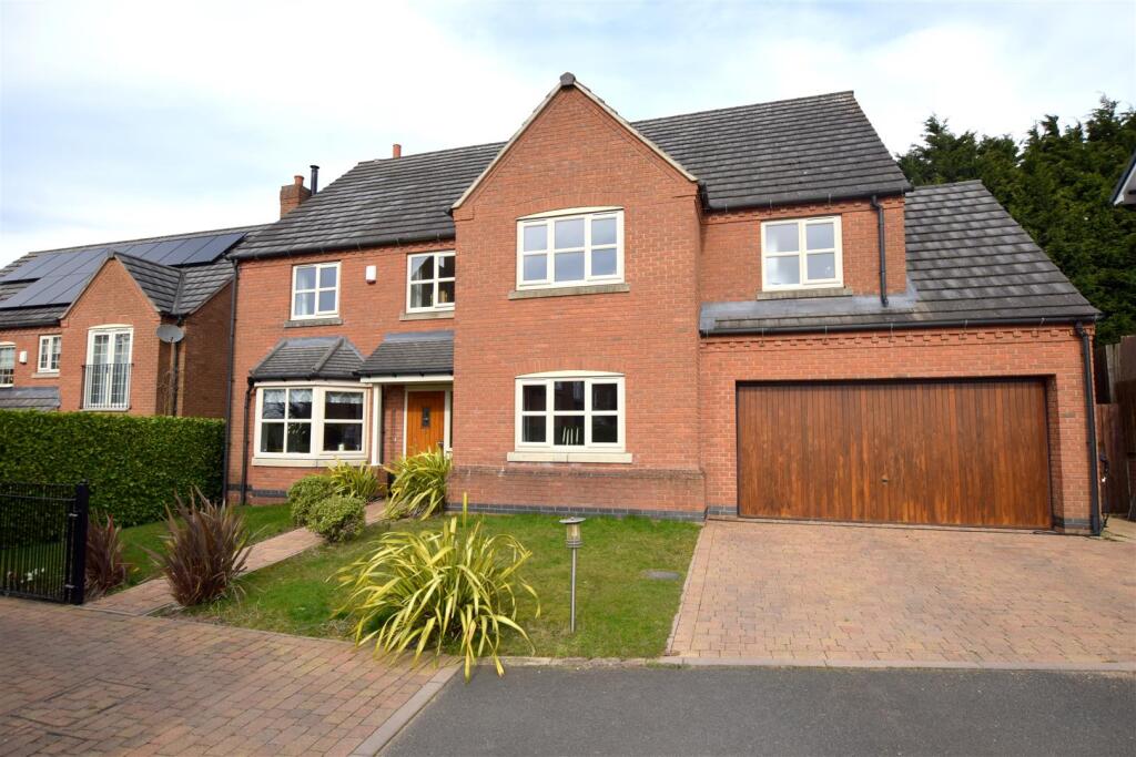 5-bed detached on Knights Place, Burton-On-Trent, £625,000