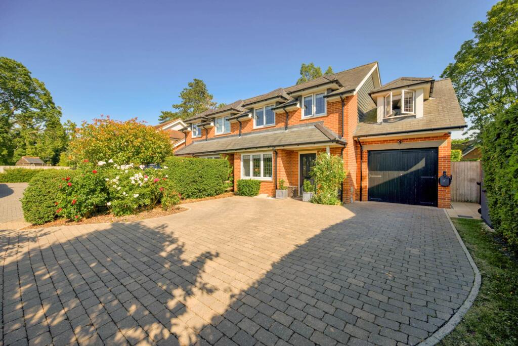 Main image of property: Hugh Carson Close, Sonning Common, South Oxfordshire