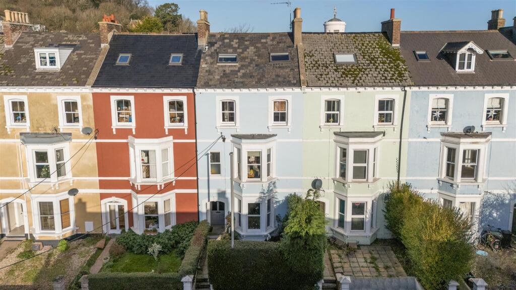 2-bed apartment on 10 West Allington, Bridport, £210,000