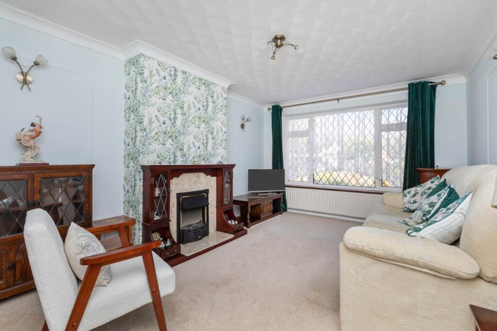 Ainsdale Close, Worthing photo 2