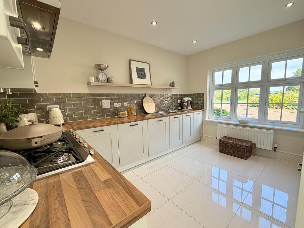 House in Northampton - View 4