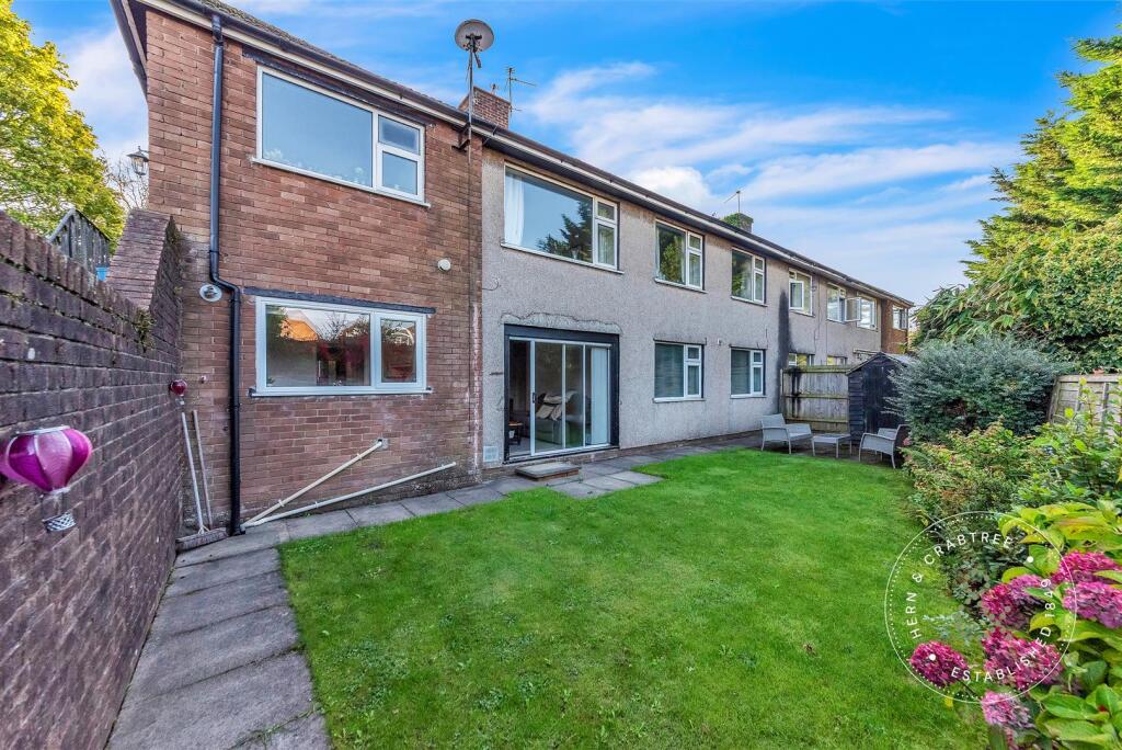 2-bed flat on Fairwood Road, Llandaff, Cardiff, £155,000