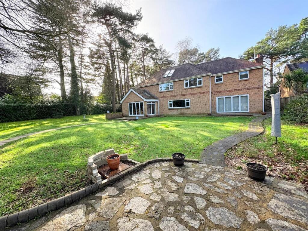 House in Merley, Hillbourne, Broadstone - View 3