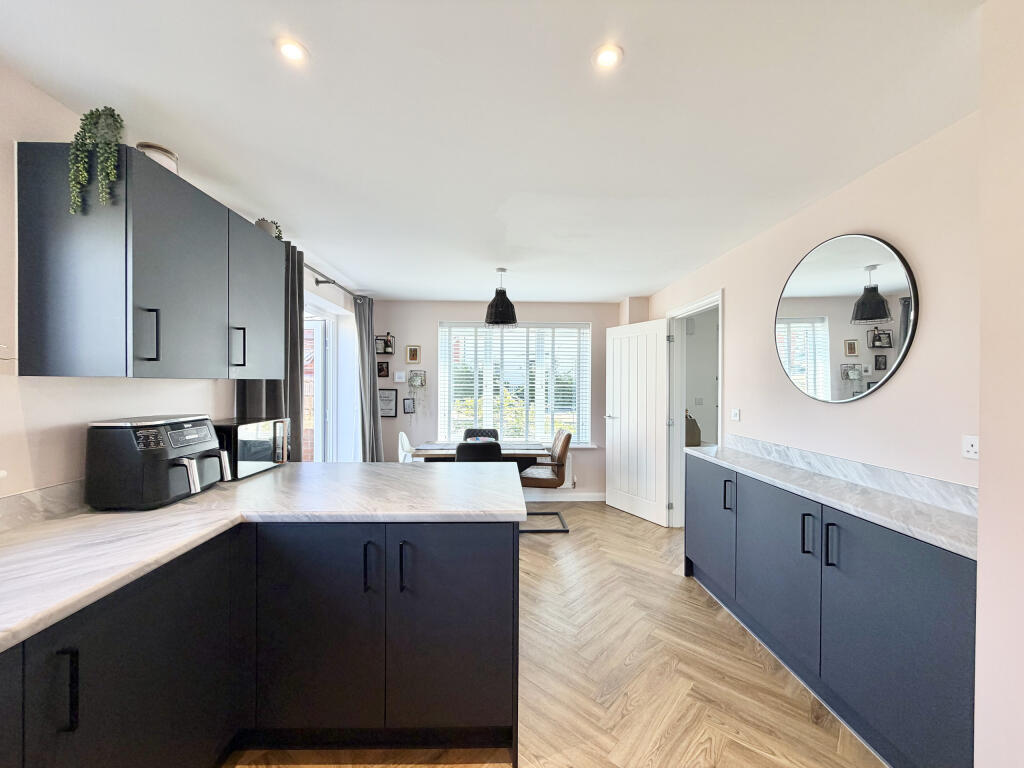 House in Taunton - View 5